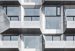 The Silo mit feuerverzinkter Fassade