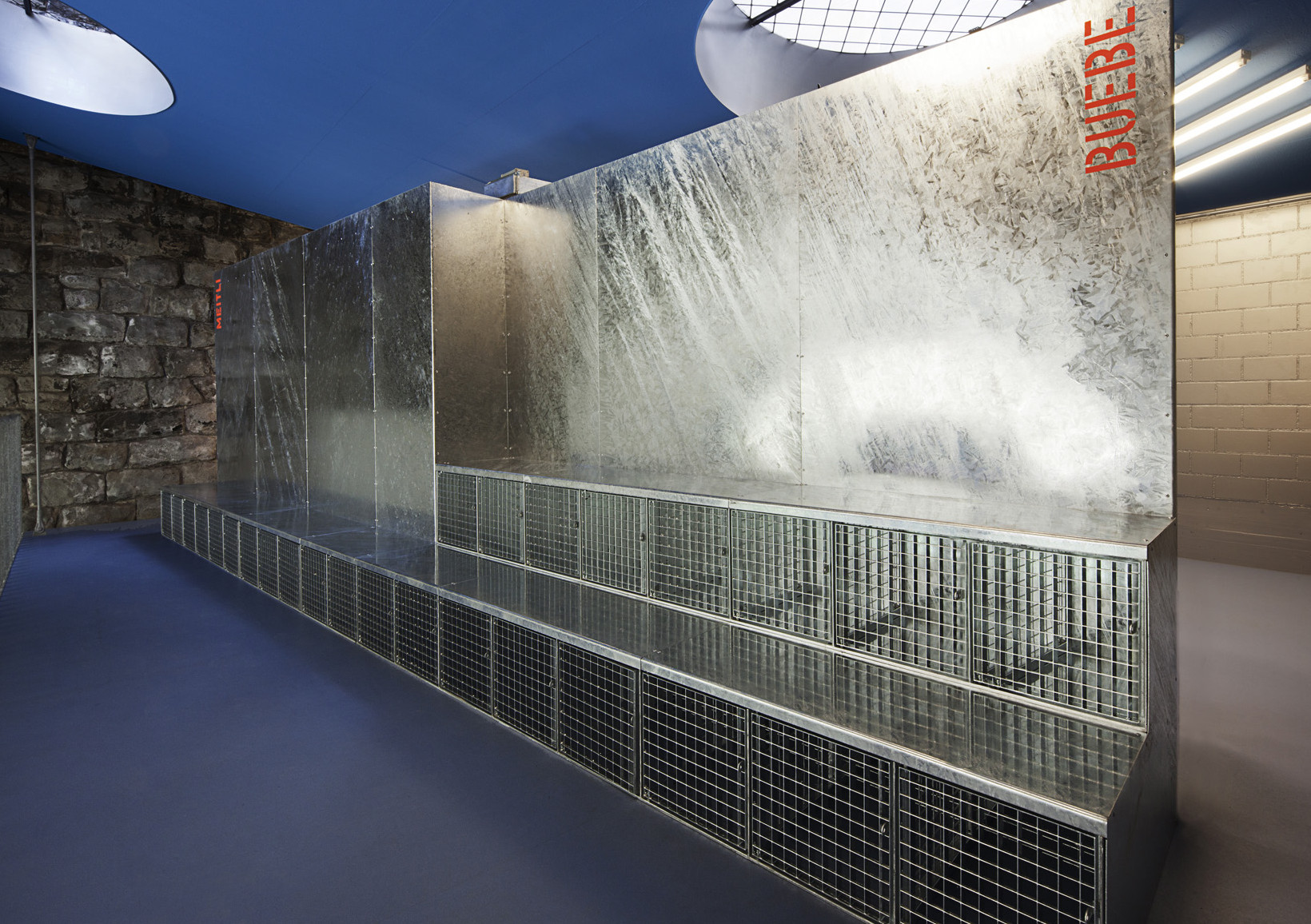 Fitnessstudio Balboa mit feuerverzinktem Stahl