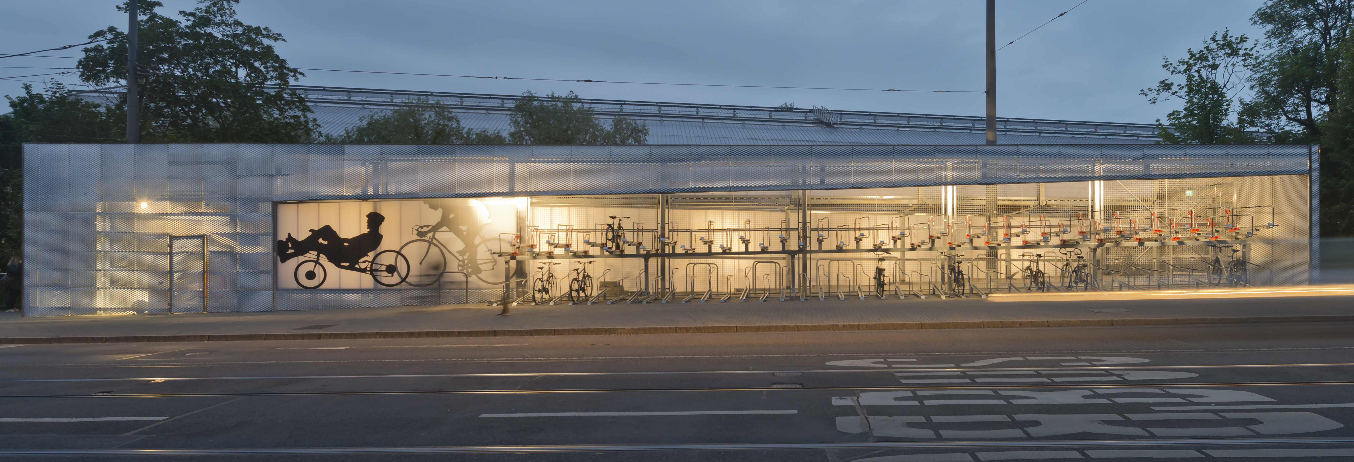 Feuerverzinktes Fahrradparkhaus