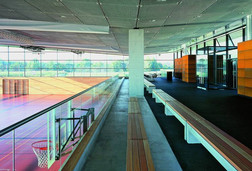 Feuerverzinkte Gitterrostdecke der Dreifeld-Sporthalle, Untereisesheim