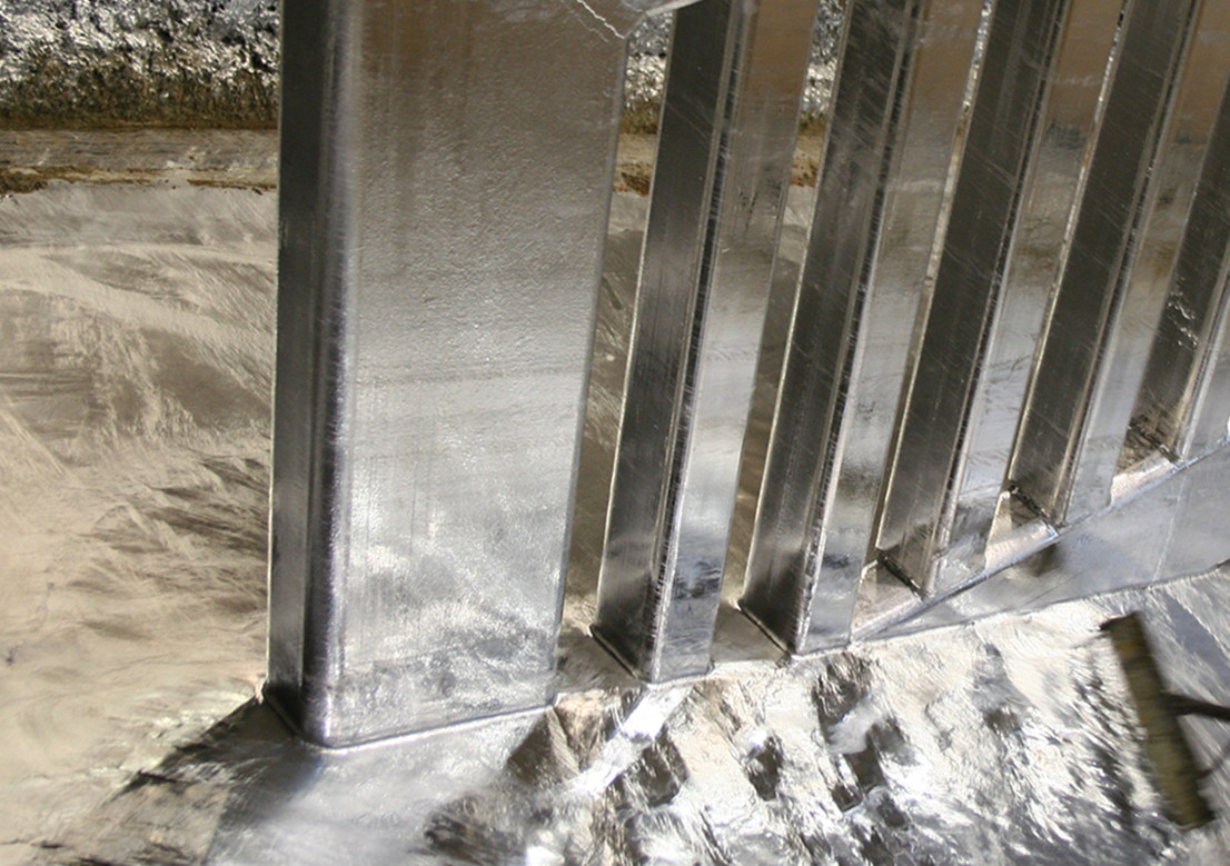 LEGIERUNGS-ÜBERZÜGE: WENIGER SCHÜTZT WENIGER