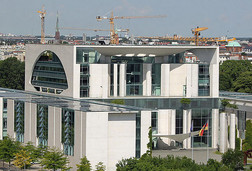 Sichtbetonfassade des Bundeskanzleramtes mit feuerverzinkter Bewehrung