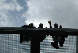 Gitterroste am Spreebalkon Brommystraße in Berlin